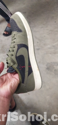 Traviscott black olive